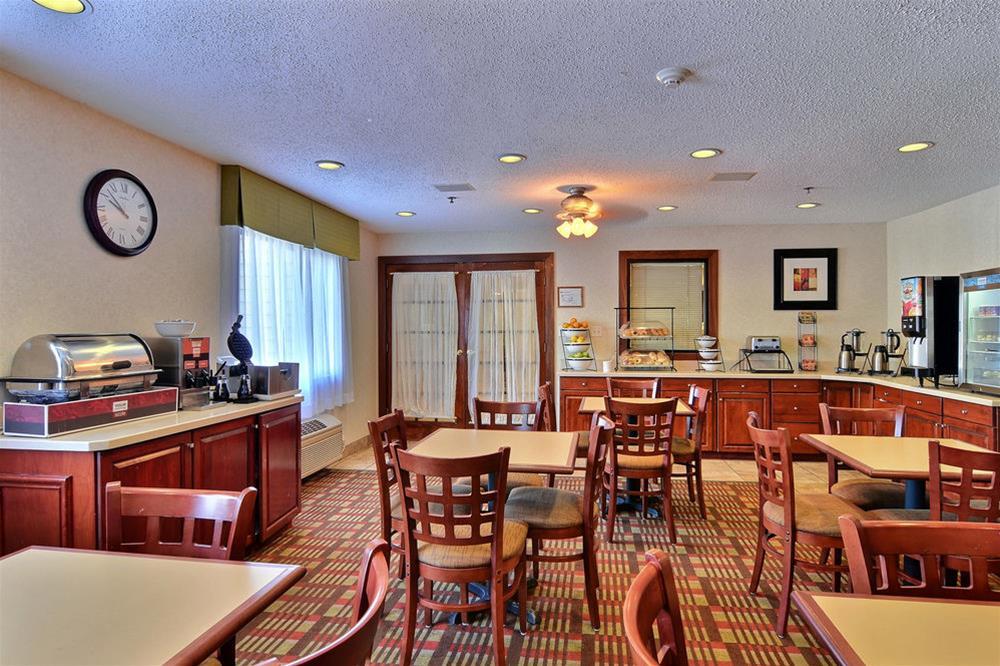 Quality Inn East Liverpool Exterior foto