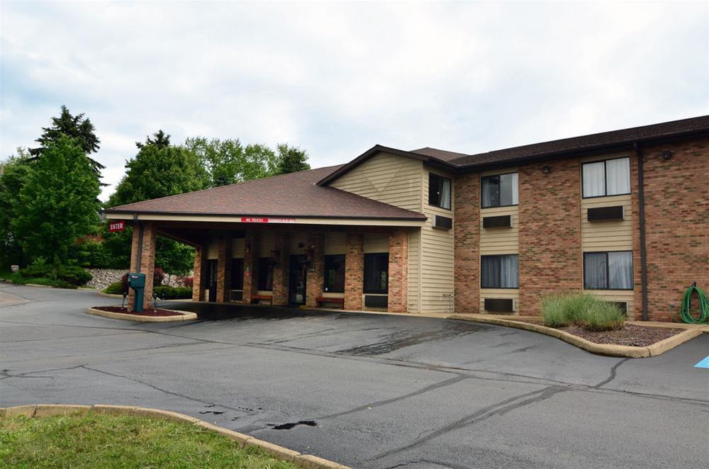 Quality Inn East Liverpool Exterior foto
